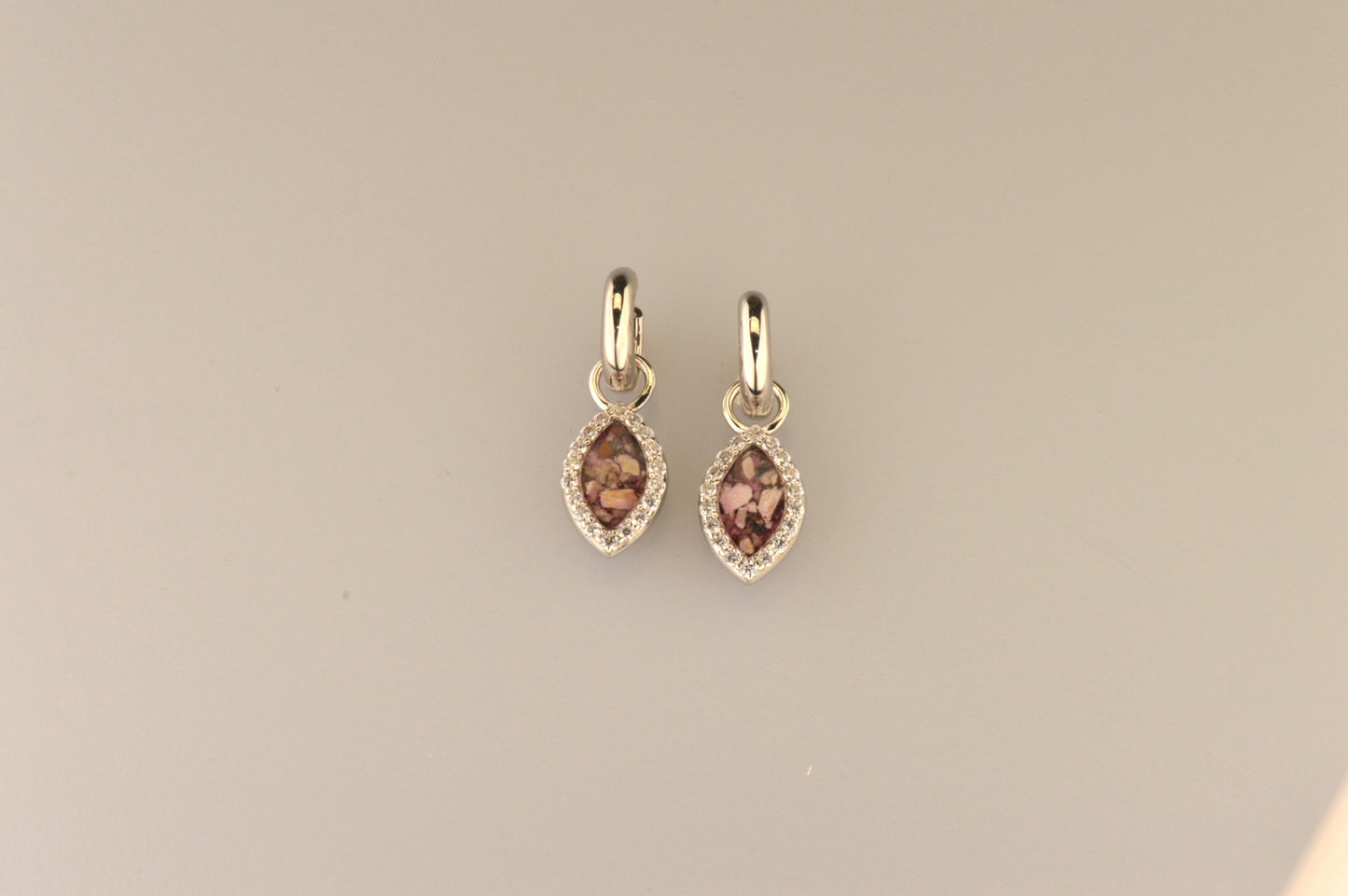 Gedenk oorhangers gemsy
