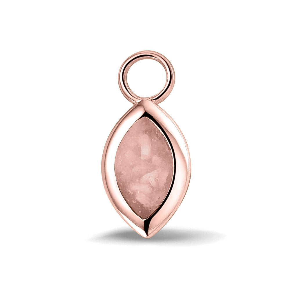 Oorhangers 21 mm lang die aan de voorzijde zichtbaar gevuld worden met as of haar. blush.