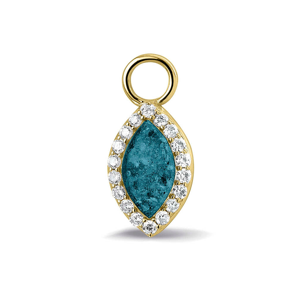 Oorhangers 21 mm lang,rondom afgewerkt met zirkonia's  aan de voorzijde zichtbaar gevuld met as of haar. Turquoise