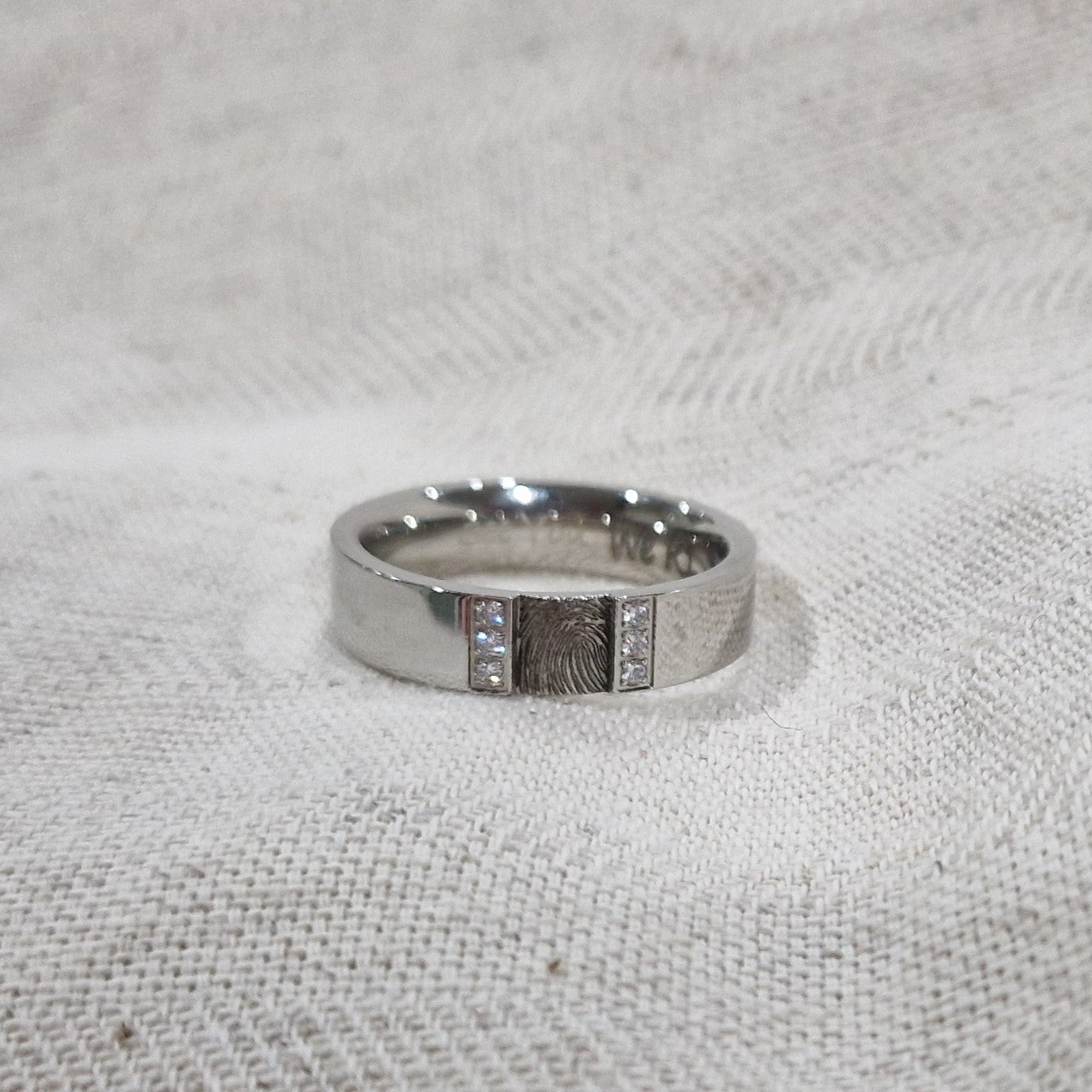 Ring met vingerafdruk