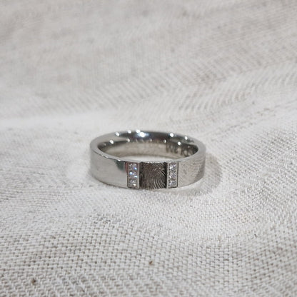 Ring met vingerafdruk