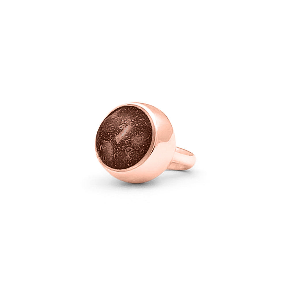 Subtiele charm als gedenksieraad gevuld met as, haar of moedermelk. Brown