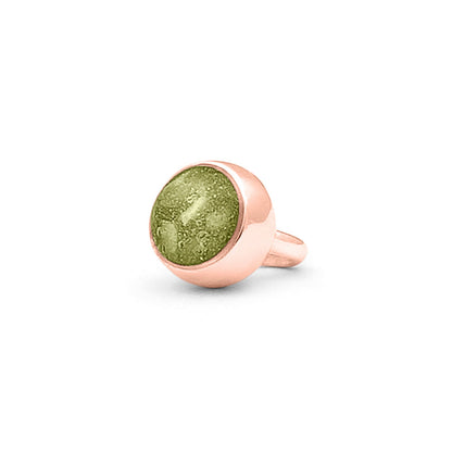 Subtiele charm als gedenksieraad gevuld met as, haar of moedermelk. Olive