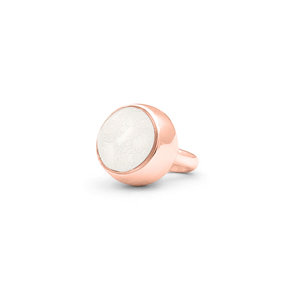 Subtiele charm als gedenksieraad gevuld met as, haar of moedermelk. White