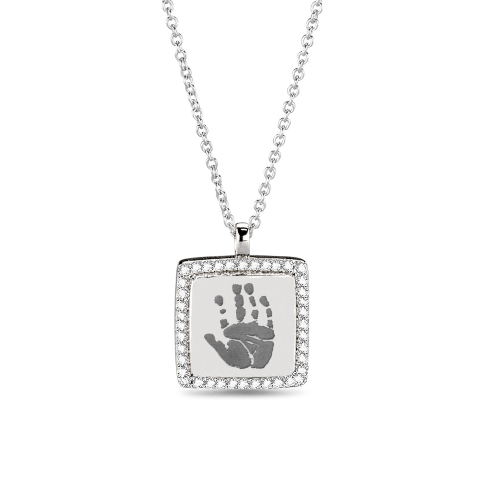 Hanger witgoud voorzien van een gravure uit collectie gedenksieraden. witgoud