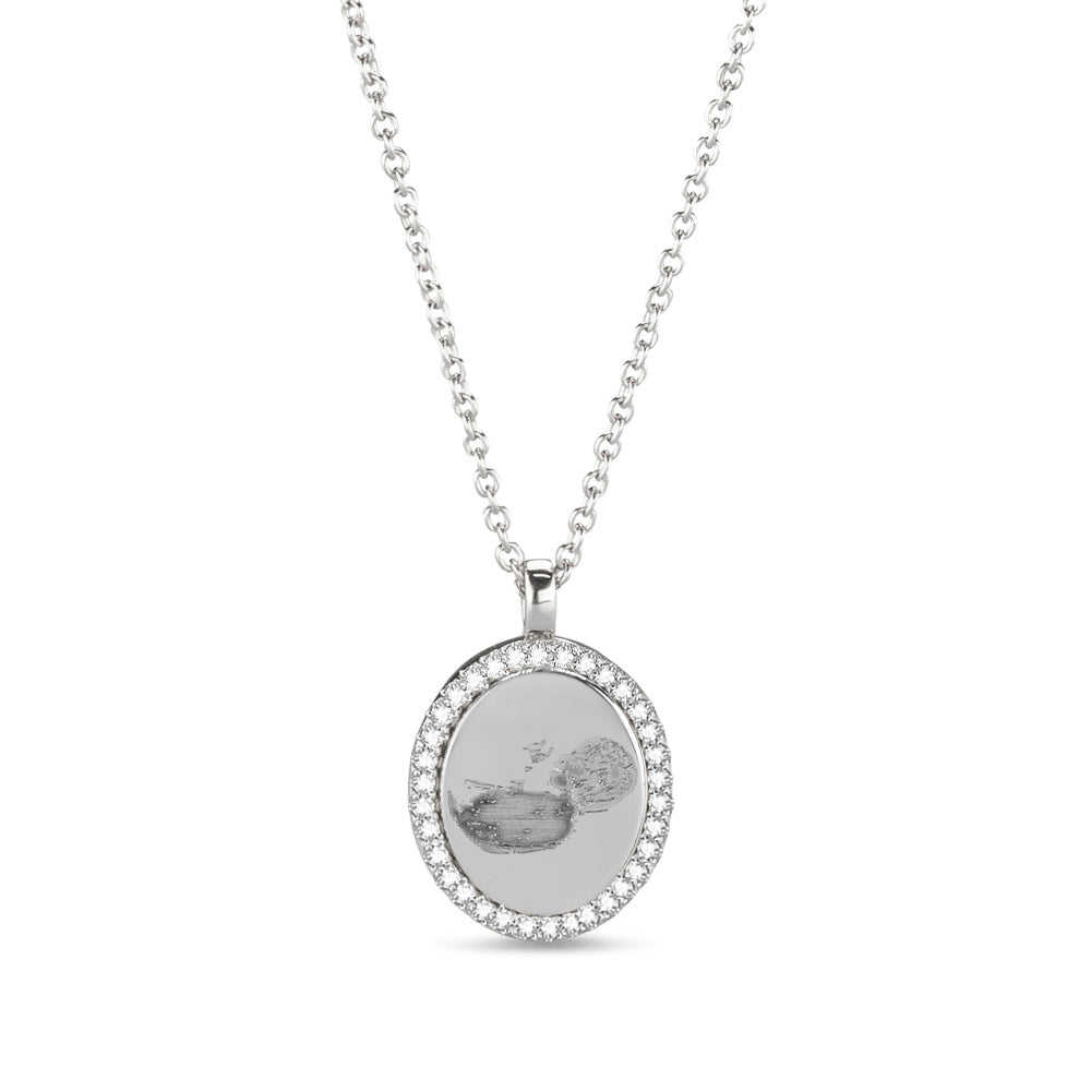 Hanger witgoud voorzien van een gravure uit collectie gedenksieraden. witgoud