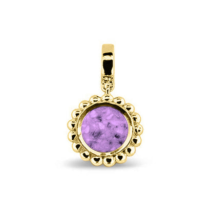 Asbedel die aan de voorzijde zichtbaar gevuld wordt met as of haar. Het vullen en sealen met een keuze in 20 kleuren, wordt in onze ambachtelijke edelsmederij gedaan. Purple