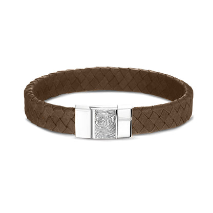Lederen armband voorzien van vingerafdruk in sluiting in witgoud
