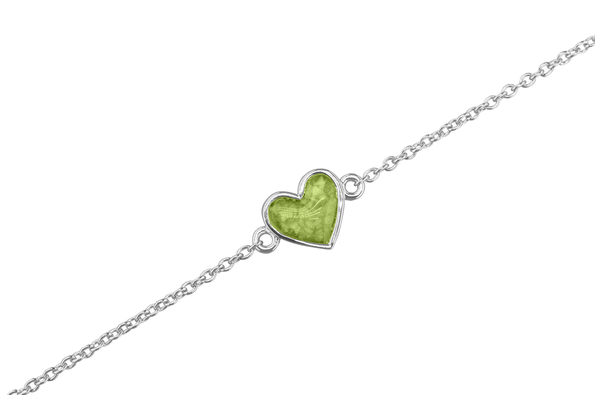 as armband met hartje als gedenksieraad. Green