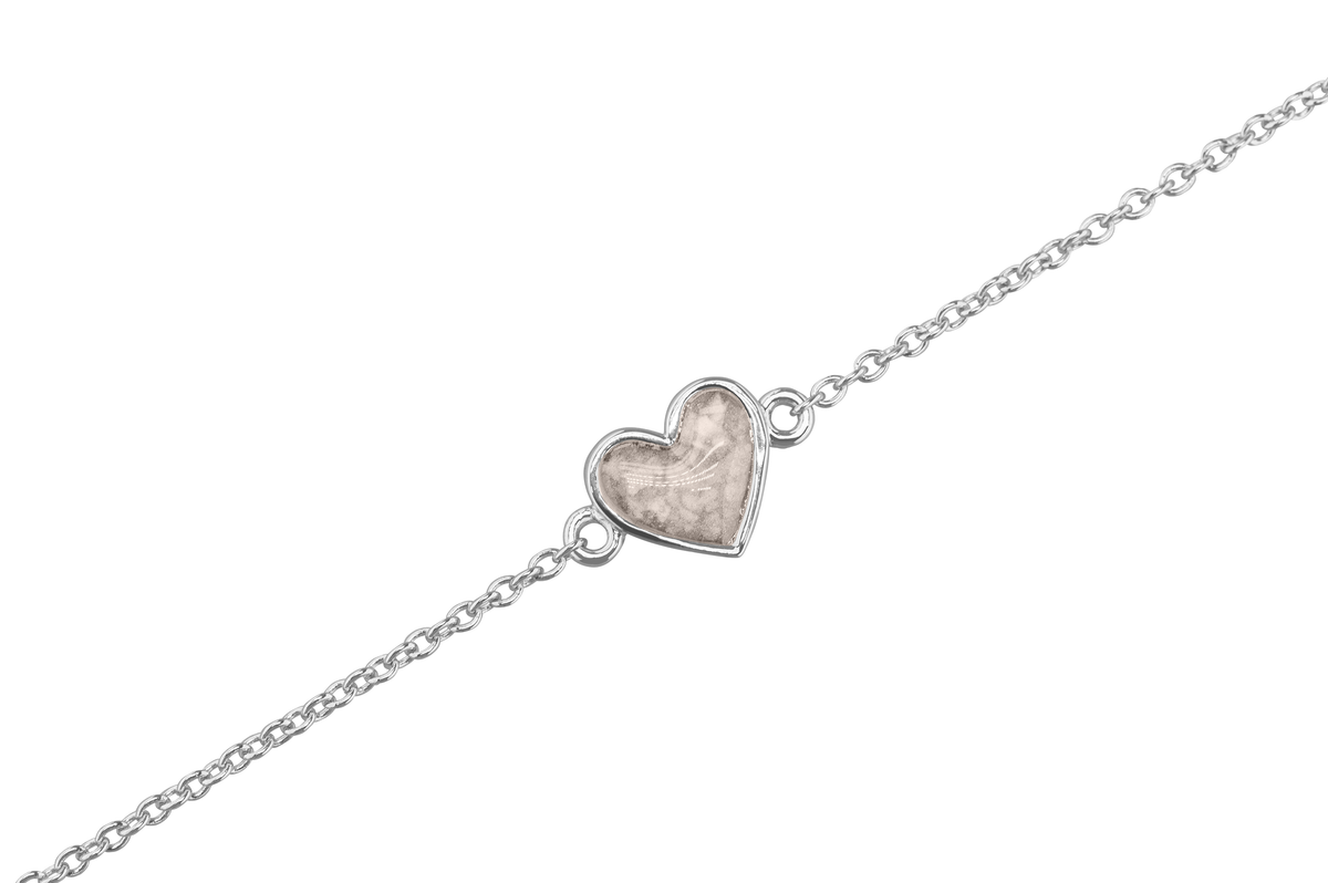 as armband met hartje als gedenksieraad. Silver