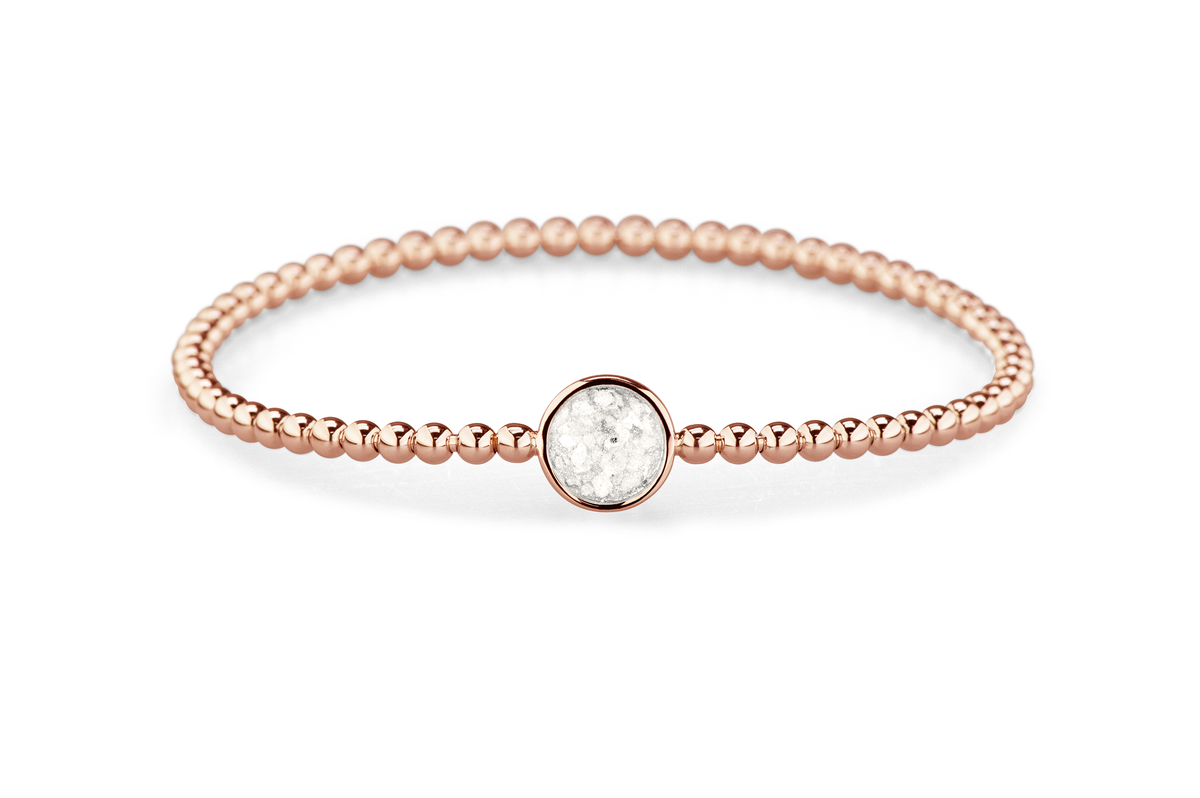Flexibele as armband met rondje als compartiment voor as of haar, gedenksieraden. White