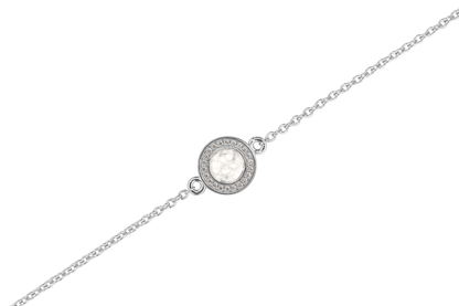 As armband met rondje als compartiment in het midden aan de voorzijde. White