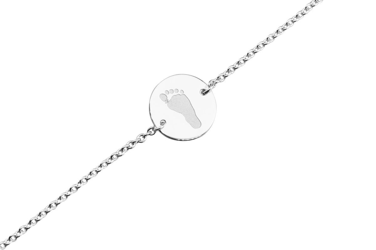 Armband met gebogen plaatje voor gravure. Tekst zilver 