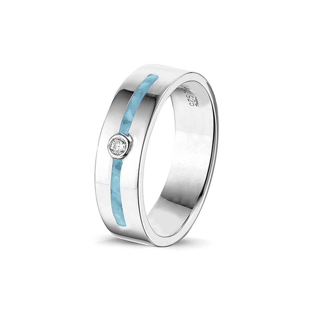Asring 5 mm uit onze serie gedenksieraden, waar zichtbaar as of haar verwerkt wordt in twee separate compartimenten met in het midden een zirkonia of diamant naar keuze. Baby