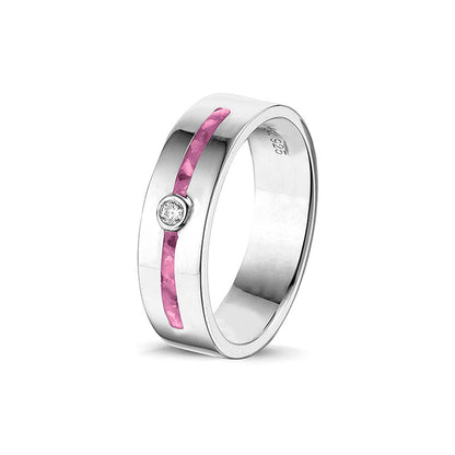 Asring 5 mm uit onze serie gedenksieraden, waar zichtbaar as of haar verwerkt wordt in twee separate compartimenten met in het midden een zirkonia of diamant naar keuze. Fluo