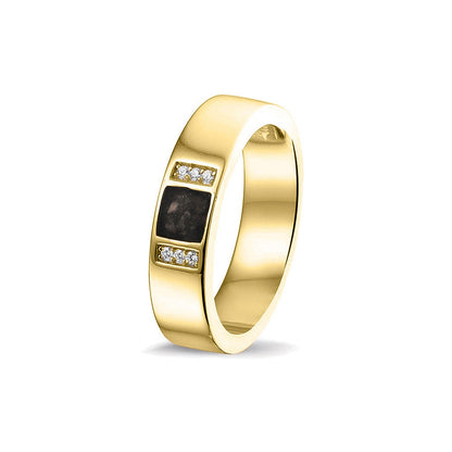 Ring uit onze serie gedenksieraden, waar zichtbaar as of haar verwerkt wordt in twee separate compartimenten geflankeerd door zes stuks zirkonia's of diamanten naar keuze. Black