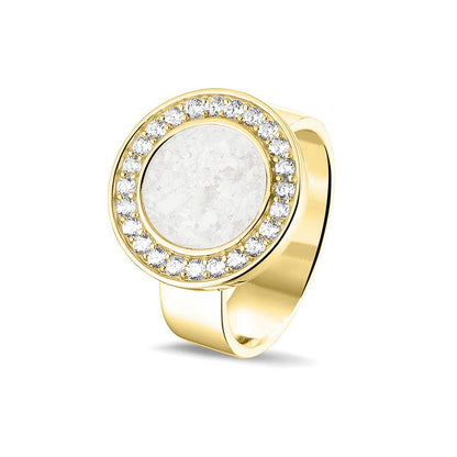 Asring 6 mm uit onze serie gedenksieraden, waar aan de bovenzijde zichtbaar as of haar verwerkt wordt in een rondje, rondom gezet met zirkonia's of diamanten naar keuze. White