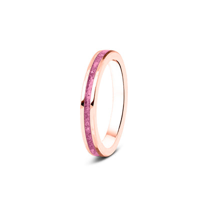 Gedenksieraad, ring 3 mm rondom zichtbaar gevuld met as of haar. Het vullen en sealen met onze speciale hars wordt in onze ambachtelijke edelsmederij gedaan. Fluo