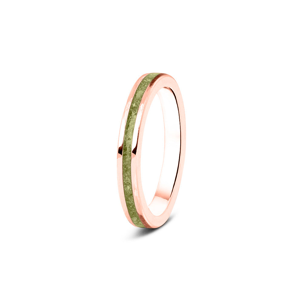 Gedenksieraad, ring 3 mm rondom zichtbaar gevuld met as of haar. Het vullen en sealen met onze speciale hars wordt in onze ambachtelijke edelsmederij gedaan. Olive