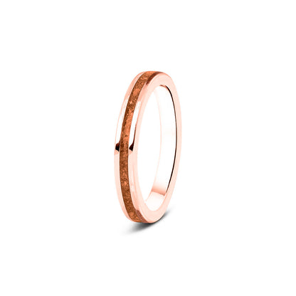 Gedenksieraad, ring 3 mm rondom zichtbaar gevuld met as of haar. Het vullen en sealen met onze speciale hars wordt in onze ambachtelijke edelsmederij gedaan. Orange