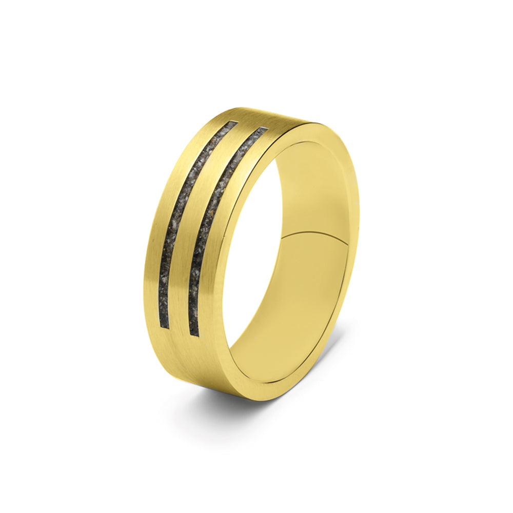 Ring als gedenksieraad 6 mm breed met twee langwerpige strepen waar as of haar  in verwerkt wordt.