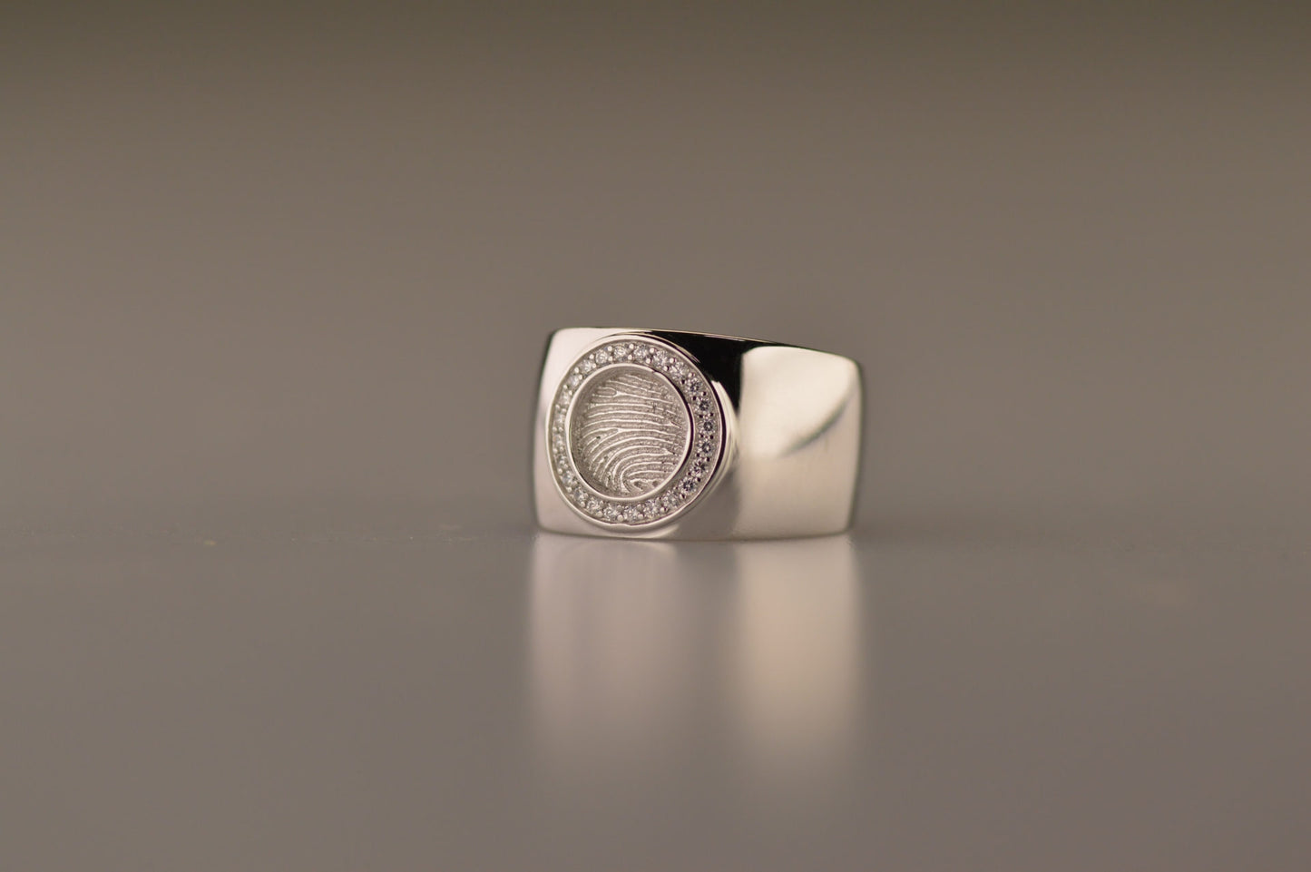 Ring met vingerafdruk
