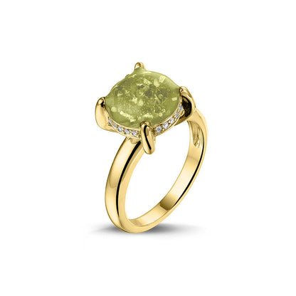 Gedenksieraad, asring 3 mm waar aan de bovenzijde zichtbaar as of haar verwerkt wordt, rondom aan de zijkant gezet met zirkonia's of diamanten naar keuze. Olive