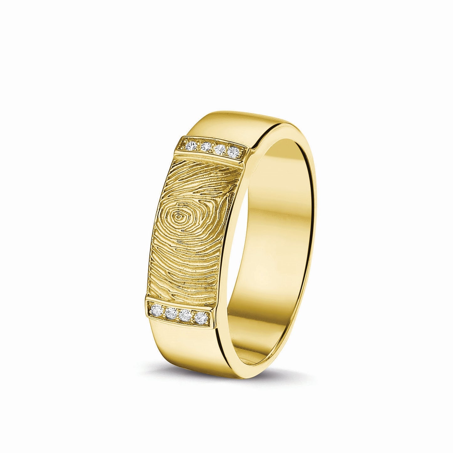Ring 7 mm met een rechthoekig vlak aan de bovenzijde voorzien van een vingerafdruk, afgewerkt aan de randen met zirkonia's. Het is een tijdloos gedenksieraad en is te bestellen in zilver, 14 en 18 KT geelgoud,roségoud en witgoud.