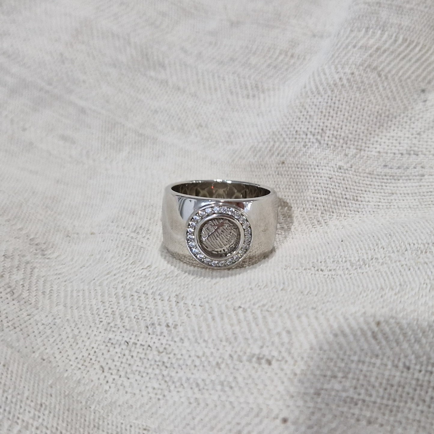 Ring met vingerafdruk