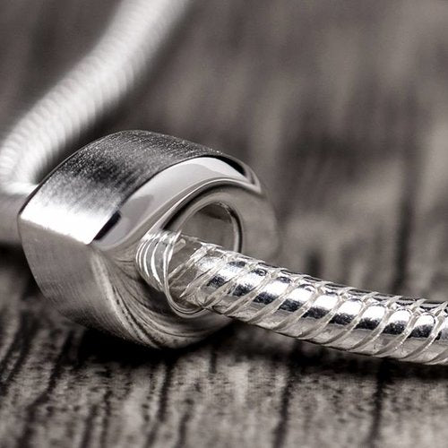 Bedel armband slang zilver 925 sterling om bedels met as, vingerprint of een gravure aan te hangen.alle